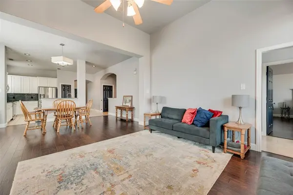 221 Bluefinch Drive, Little Elm, TX 75068