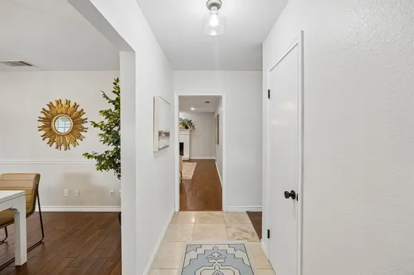 9734 Queenswood Lane, Dallas, TX 75238