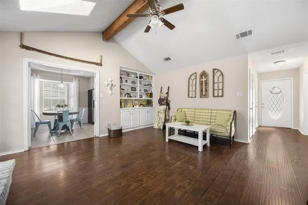 208 Rolling Hills Lane, Farmersville, TX 75442