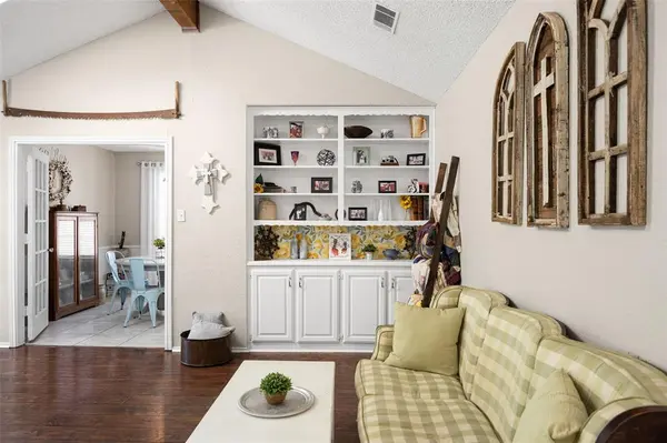 208 Rolling Hills Lane, Farmersville, TX 75442