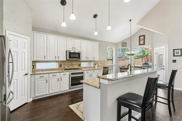 2206 Autumn Trail, Garland, TX 75040