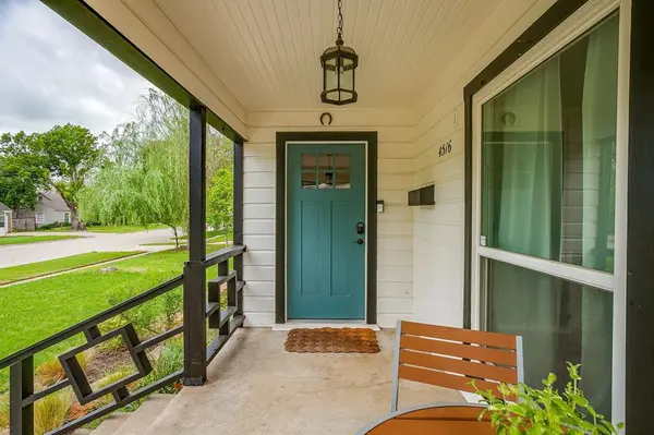 4516 Calmont Avenue, Fort Worth, TX 76107