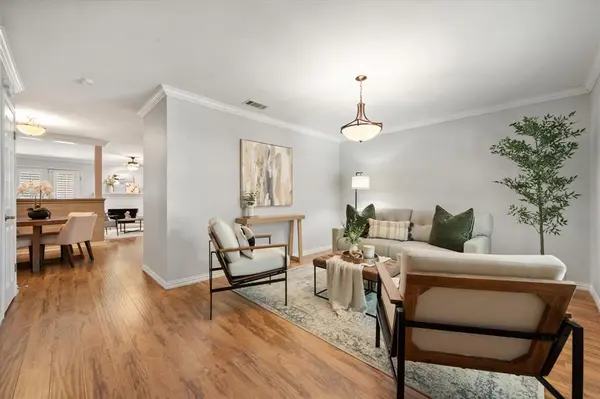 1229 Roaring Springs Road, Fort Worth, TX 76114