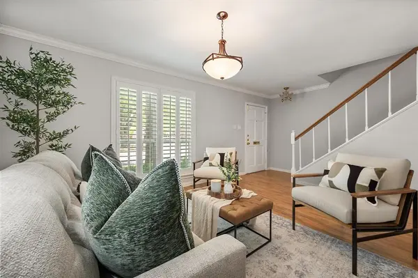 1229 Roaring Springs Road, Fort Worth, TX 76114