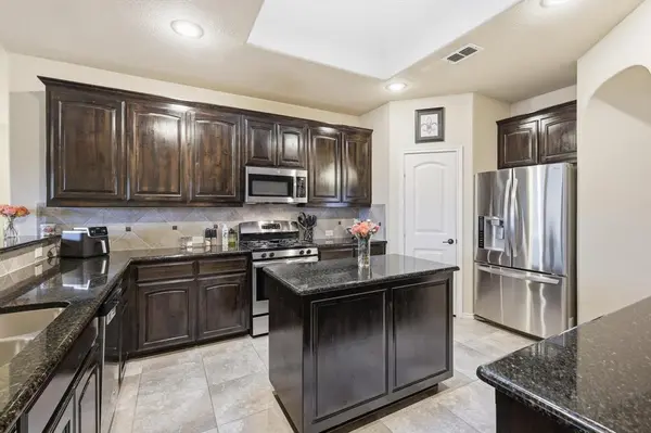 2432 Half Moon Bay Lane, Fort Worth, TX 76177