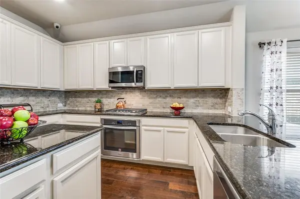 1904 Alton Way, Aubrey, TX 76227