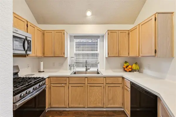 1714 Northampton Drive, Rowlett, TX 75089