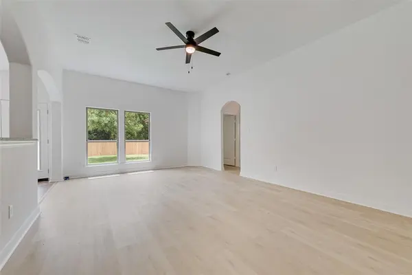 2718 Mossglen Drive, Dallas, TX 75227