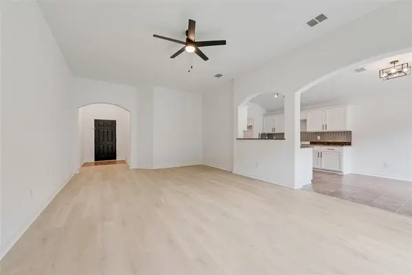 2718 Mossglen Drive, Dallas, TX 75227