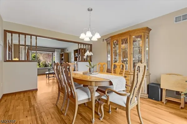 5 Liberty Ct, Garwood Boro, NJ 07027