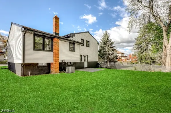 27 Merritt Ave, Bergenfield Boro, NJ 07621