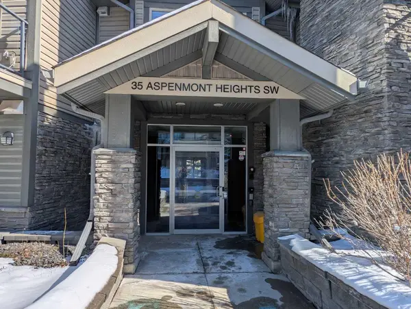 35 Aspenmont HTS SW #203, Calgary, AB T3H 0E5