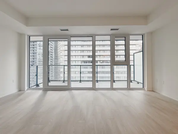 634 Church ST #2211, Toronto C08, ON M4Y 2G3