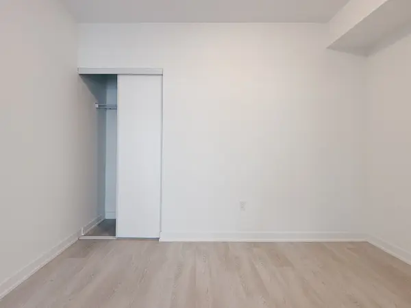 634 Church ST #2211, Toronto C08, ON M4Y 2G3