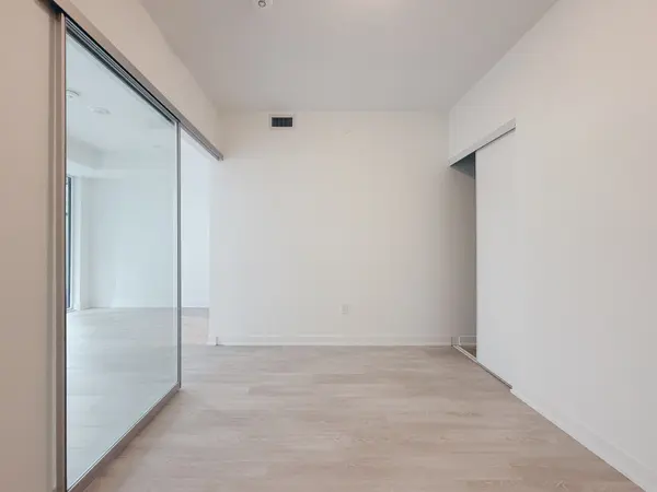 634 Church ST #2211, Toronto C08, ON M4Y 2G3