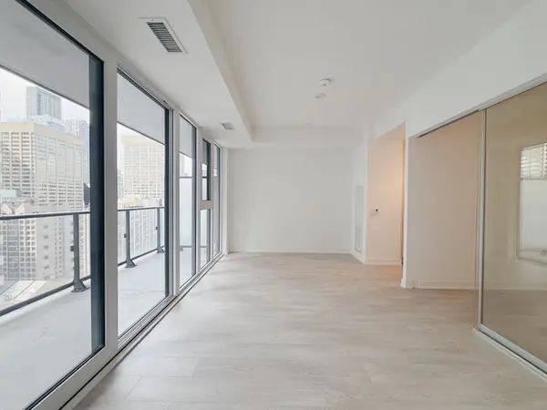 634 Church ST #2211, Toronto C08, ON M4Y 2G3