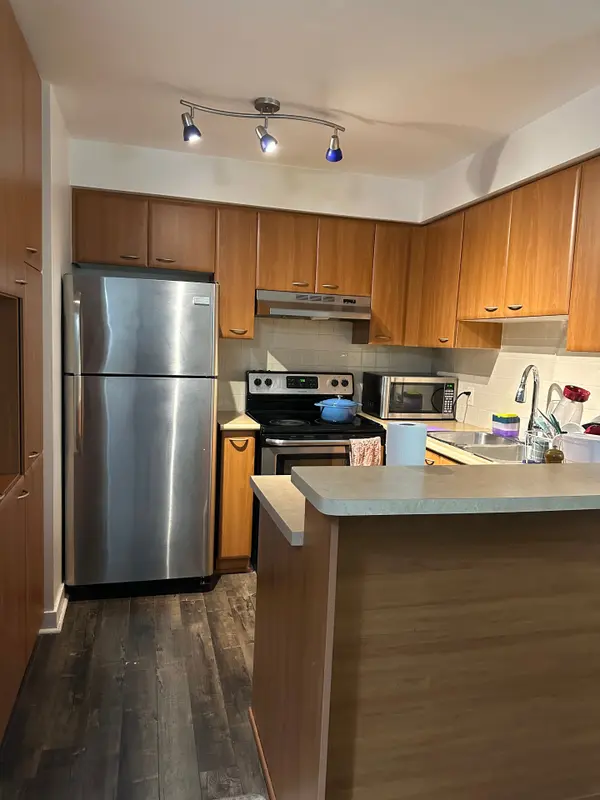 36 Lee Centre DR #2510, Toronto E09, ON M1H 3K2