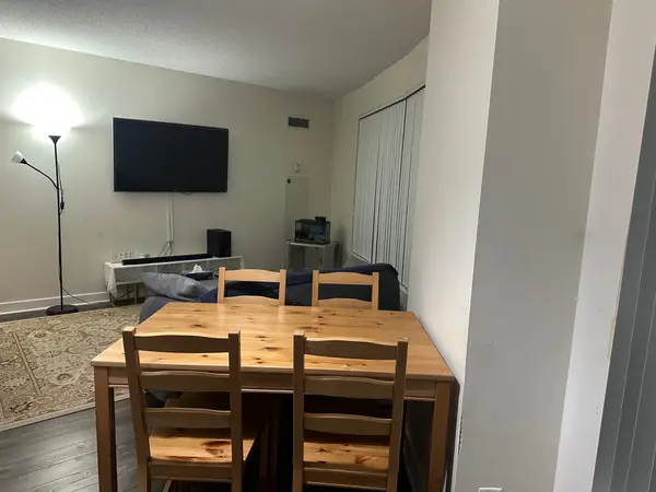 36 Lee Centre DR #2510, Toronto E09, ON M1H 3K2