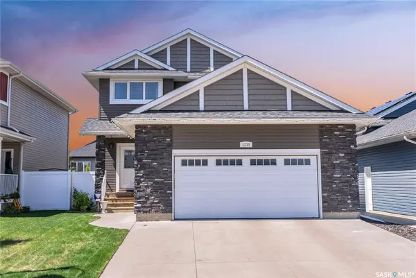 1235 Pringle WAY, Saskatoon, SK S7T 0V4