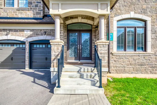 62 Merlin ST, Oakville, ON L6H 0Z4
