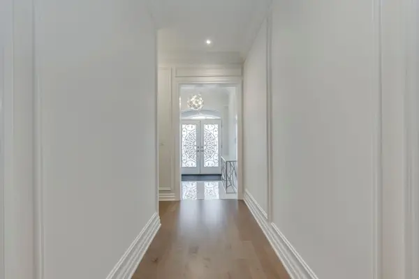 62 Merlin ST, Oakville, ON L6H 0Z4