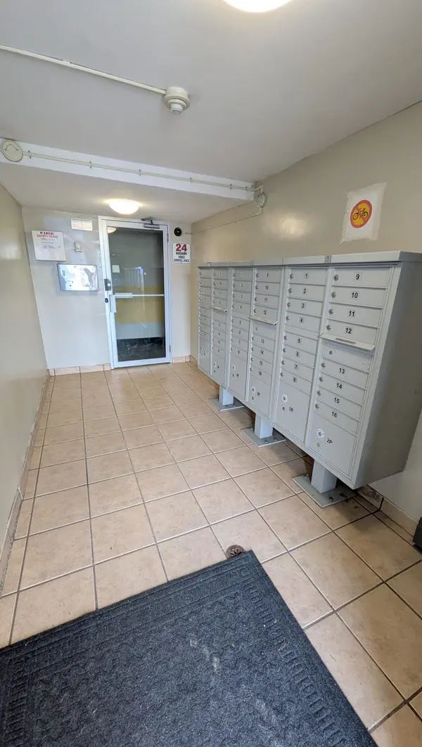 1825 Whitney ST #105, London East, ON N5W 2W3