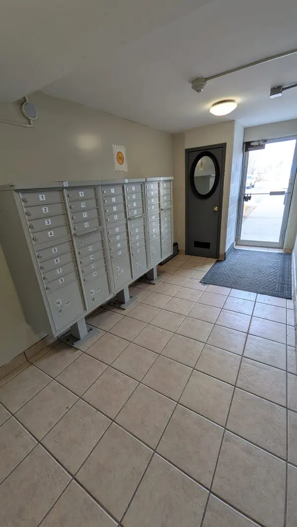 1825 Whitney ST #105, London East, ON N5W 2W3