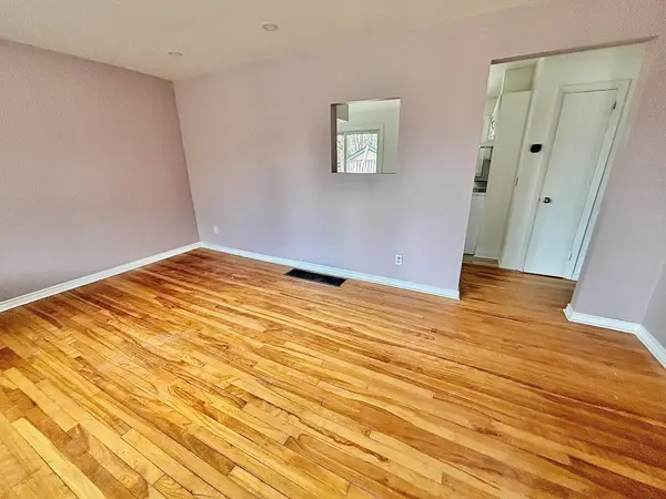 379 ST DENIS ST, Vanier And Kingsview Park, ON K1L 5H8