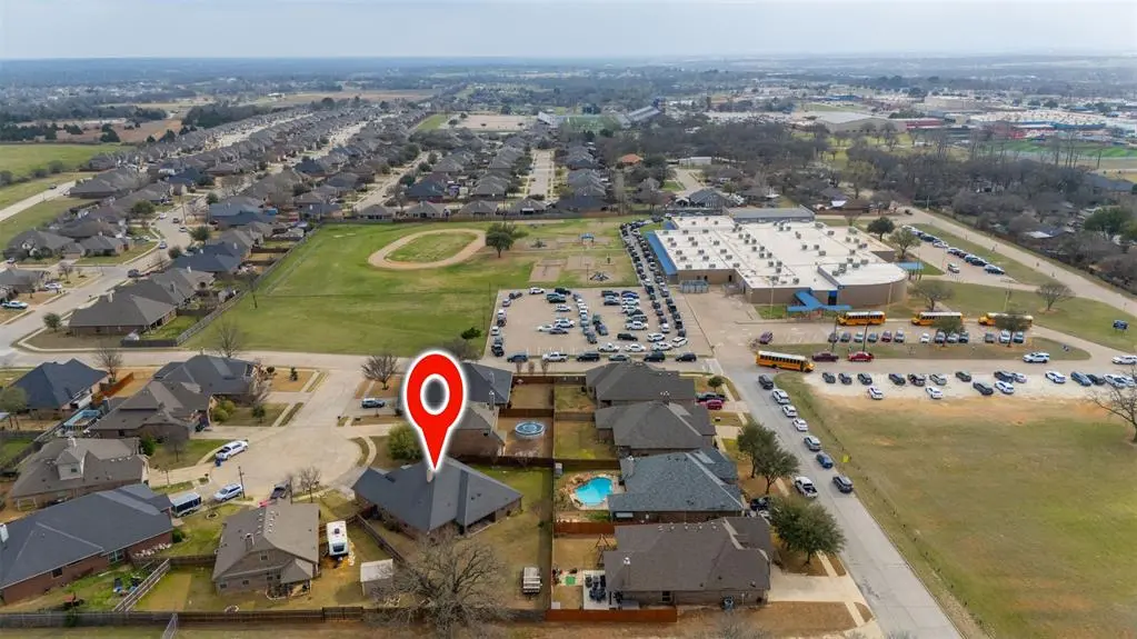 108 Lauren Court, Joshua, TX 76058