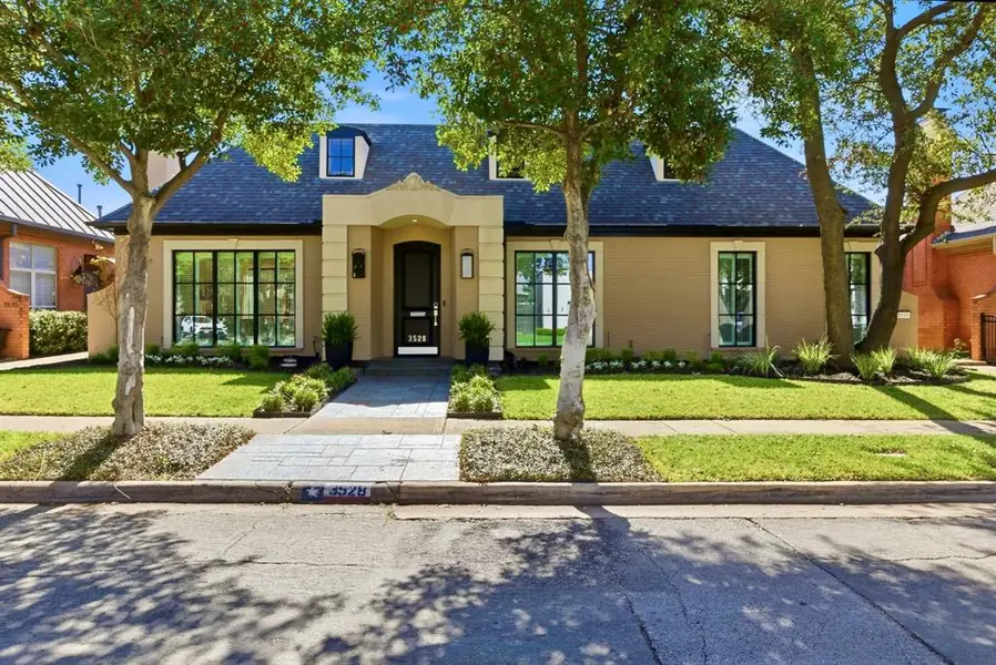 3528 N Versailles Avenue, Dallas, TX 75209