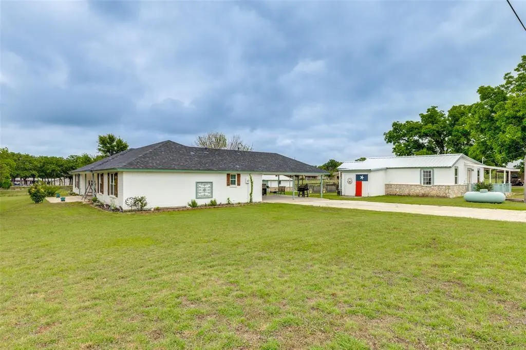 1290 CR 3355, Paradise, TX 76073