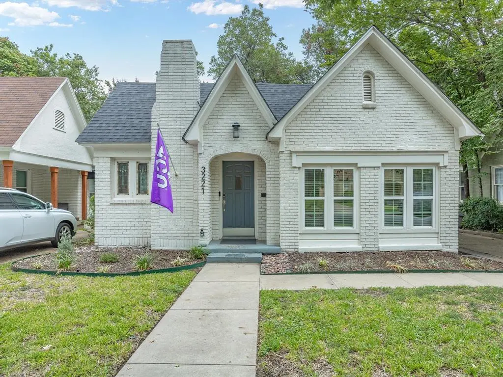 3221 Greene Avenue, Fort Worth, TX 76109