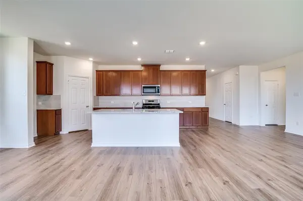 4031 Bedford Drive, Crandall, TX 75114