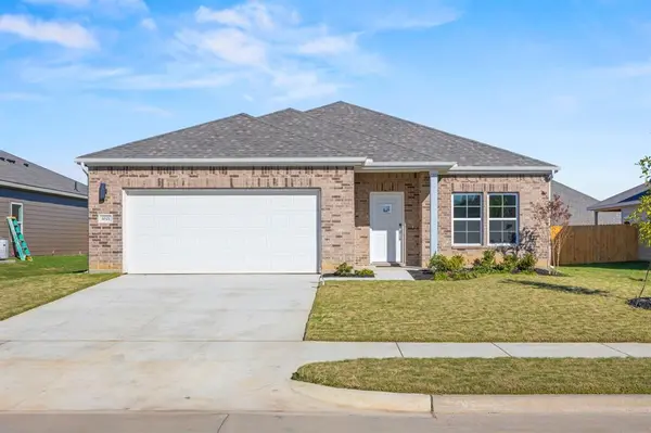 1021 Park Oak Lane, Crowley, TX 76036