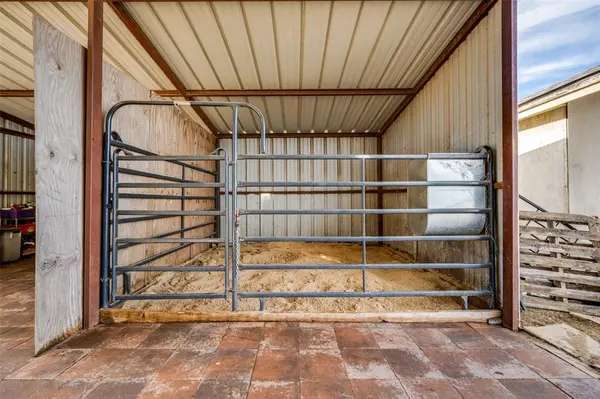 6221 Deer Run Road, Sanger, TX 76266