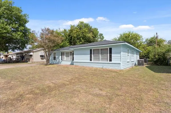 2424 S 26th Street, Waco, TX 76706