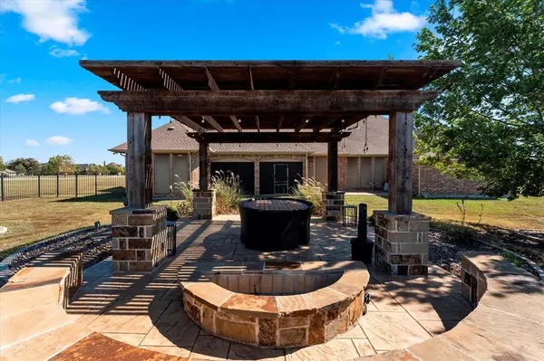 22 Windsor Drive, Mclendon Chisholm, TX 75032