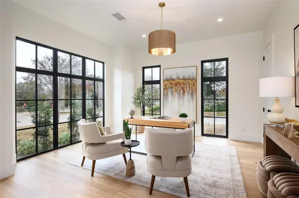 6414 Blanch Circle, Dallas, TX 75214