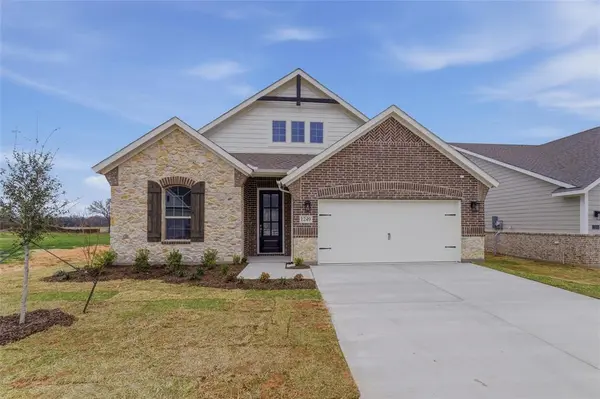 1249 Sabine River Lane, Springtown, TX 76082