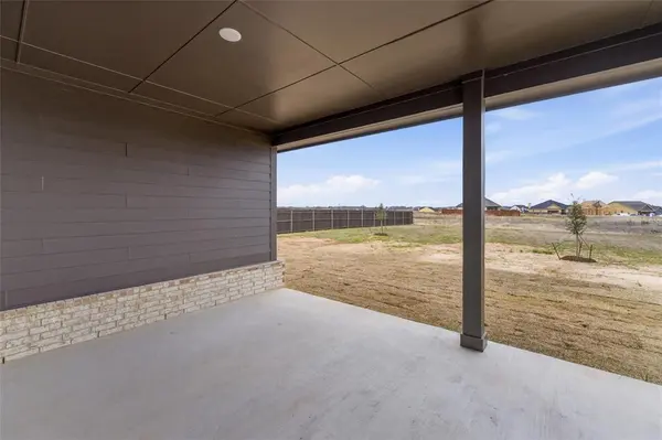 428 Guadeloupe Lane, Springtown, TX 76082