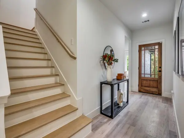 974 Woodacre Drive, Dallas, TX 75241