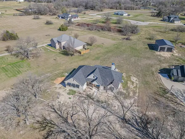 557 Clubhouse Drive, Corsicana, TX 75109