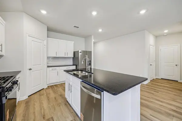 1556 Coldwater Way, Crandall, TX 75114