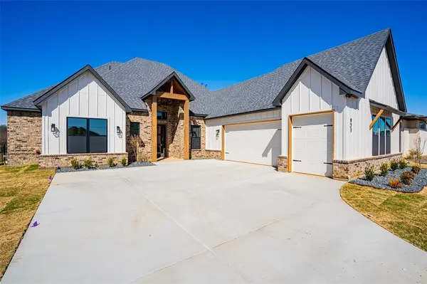 921 Bandon Dunes Drive, Fort Worth, TX 76028