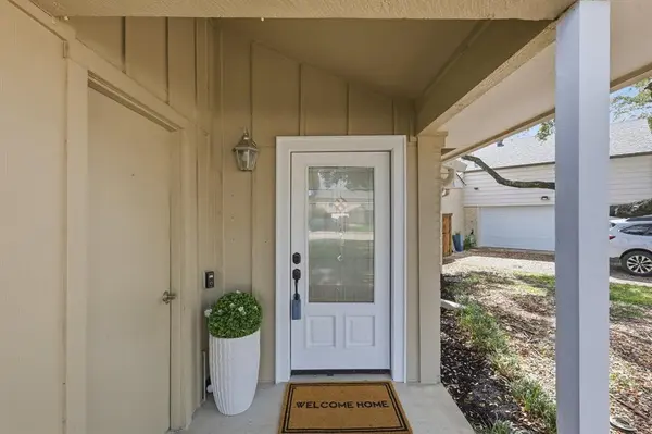 3718 Wooded Creek Drive, Farmers Branch, TX 75244