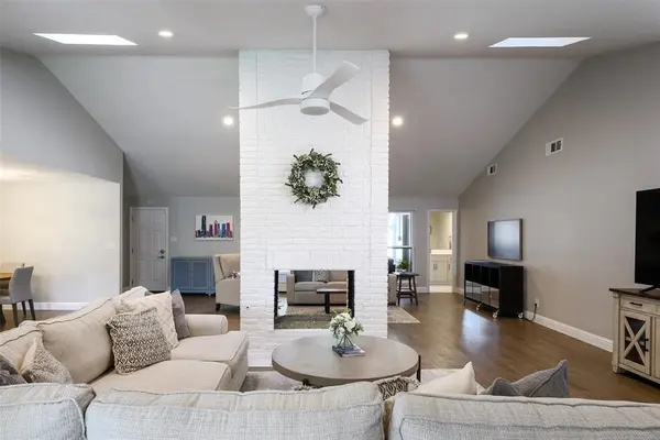 6639 Clearhaven Circle, Dallas, TX 75248