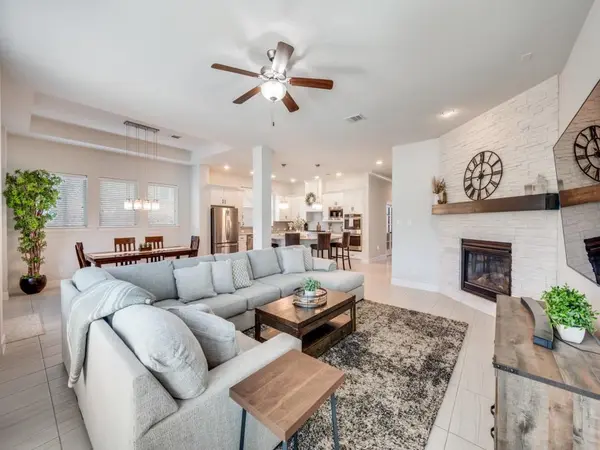 1044 Myers Park Trail, Roanoke, TX 76262