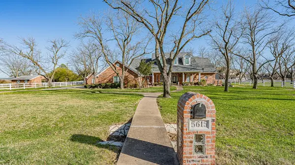 5615 Equestrian Court, Granbury, TX 76049