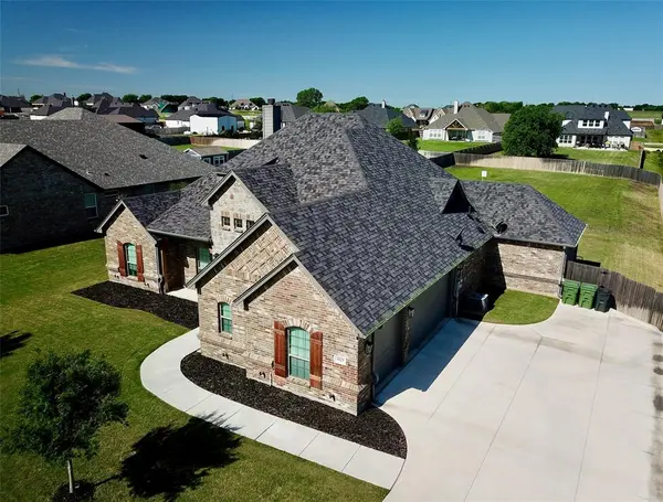 8829 Hidden Pond Street, Justin, TX 76247