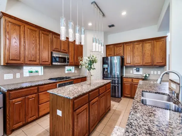 8561 Navisota Drive, Lantana, TX 76226